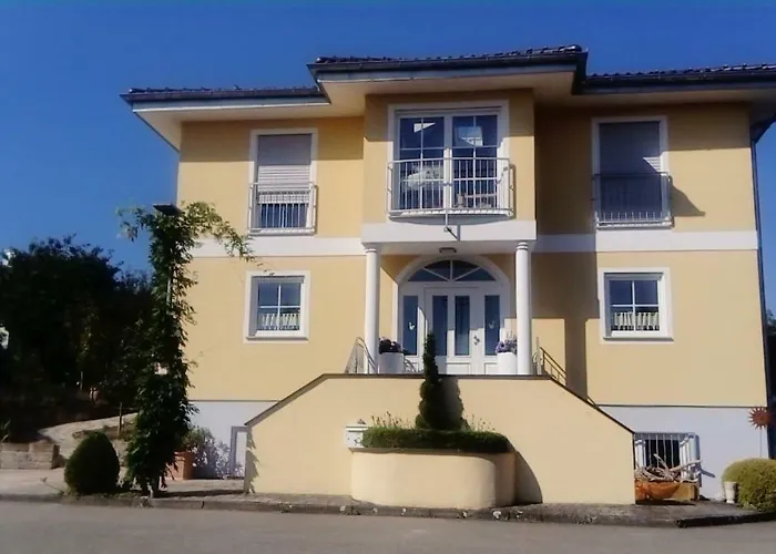 Villa in Seenahe Badesee Ehmetsklinge