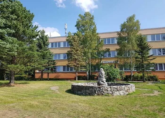 Hotel und Campingstell und Zeltplatz an der Talsperre im Harz